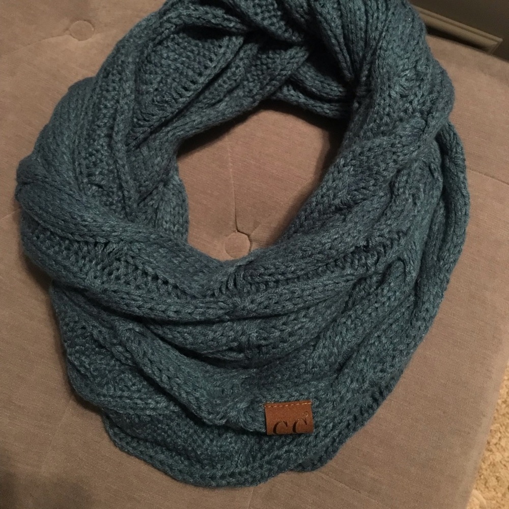 CC Infinity Scarf
